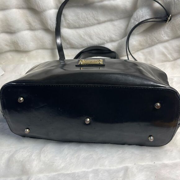 Valentina Italia soft  sheen patent leather bowler bag ,gold tone accent… - Picture 4 of 15